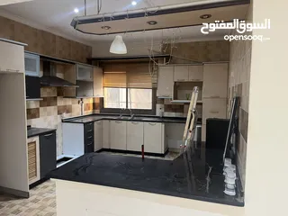  6 شقة طابق رابع مع روف في شفا بدران بجانب مدرسة نجمة الفريد للبيع