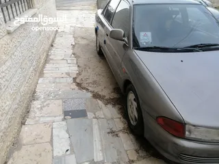  6 بسطار نمرة 39 + سياره ميتسوبيشي لانسر 1992 للبيع