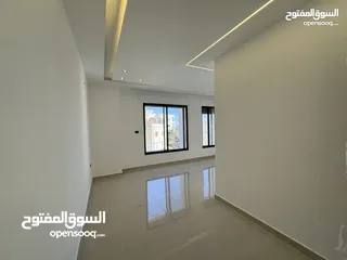  14 شقة ارضية مع مدخل خاص و ترس في مرج الحمام منطقة طبقة خلف مدارس الخمائل
