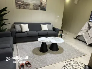  1 طقم كنب 9 مقاعد بوضع ممتاز