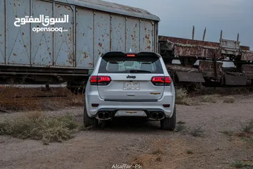  3 Jeep trackhawk