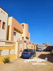  2 منزل في حي الزهور للبيع