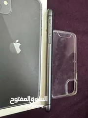  4 Iphone 11 64 GB  الجهاز نظيف بدون عيوب