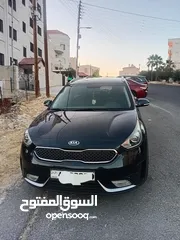  5 كيا نيرو كحلي ميتالك 2018