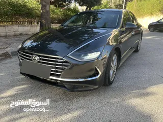  1 هونداي سوناتا فل كامل عدا البانوراما لون مميز فيراني ميتالك بحاله ممتازه وارد كوري