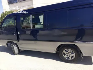  5 باص H100 موديل 2001 كحلي