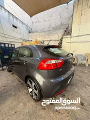  2 كيا ريو هاتشباك 2013