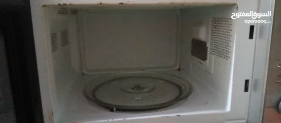  2 مايكرويف للببع بحاله ممتازه مسموح تفاوض على سعر
