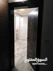  5 شقه للايجار في عبدون خلف تاج مول المساحه 100م الطابق الأول