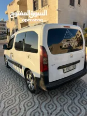  3 بيجو بارتنر 2011