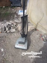  1 مكنسة كهربائيه نوع hoover