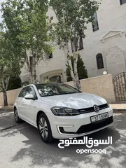  4 فولكسفاغن اي جولف 2020 كهرباء الشكل الجديد أعلى صنف سياره بحالة زيرو لون بجنن أبيض لؤلؤي