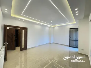 4 شقة بسعر مغري شارع المطار حي النخيل طابق ثالث مع روف دوبلكس  مساحة 225 م وترس خارجي 90 متر