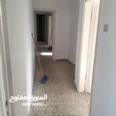  7 منزل للبيع طابق ثاني على شارع رئيسي في ايدون على إشارة ايدون
