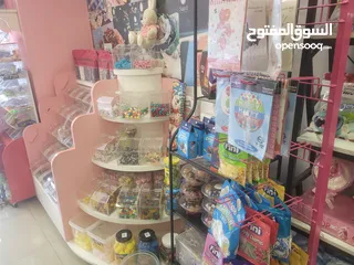  12 محل شوكولاته وعصائر ومناسبات لبيع كامل بالبضاعه والاجهزة