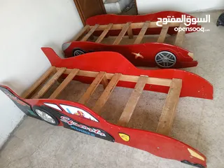  9 تختين على شكل هيكل سيارة مستعملة للبيع