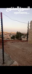  4 ارض مع بيت صغير في قرية الشواورة للبيع  تصنيف الف واصلها جميع الخدمات مصورة ومسكرة الارض مساحتتا 800