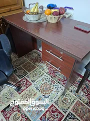  1 مكتب مع الكرسي مستعمل