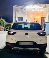  1 كيا ستونيك 2020برخصة عداد70 للبيع علكاش والبدل وارد بسعر حرق حرق68000الف لحق حالك