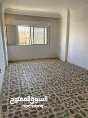  2 منزل كبير  الزرقاء/ الوسط التجاري