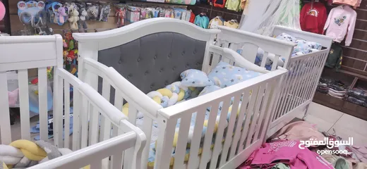  1 طقم بطانه مجدله طول 3 متر  مع مخدات حشوه بوليستر قابل للغسيل للتخت البيبي الخشب