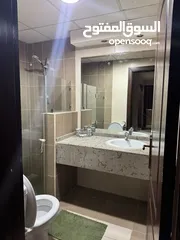  4 فرصه. . !! شقه استثماريه لبيع. ام اذينه.