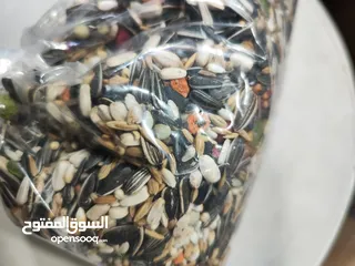  2 خلطة لكل انواع الطيور كمكل غذائي يومي لإستكمال الاملاح والمعادن والمواد المغذية الضرورية لصحة الطير