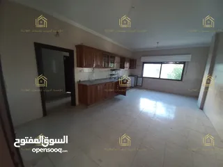  27 شقة ارضية من فيلا مع ترسات خلدا