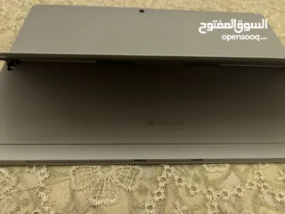  4 Microsoft Surface Pro (5th Gen)