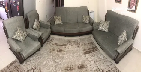  1 طقم كنب 7 مقاعد مع نقش خشبي مميز للبيع