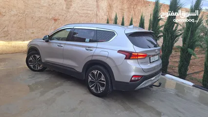  28 عرض على هونداي 7 ركاب سنتافيه 2020 بالاضافات المميزه والدفع الرباعي يد اوولا البيع مستعجل بسبب السفر