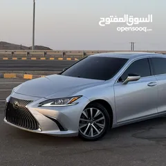  3 للبيع لكزس ES350 2021 قمة النظافة وممشى قليل