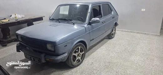  9 فيات 127موديل 1980غيار عادي ماتور 900قانوني عليها ترخيص سنة