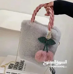  2 شنط بناتيالوان مختلف