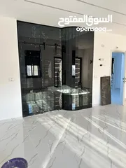  8 فايز شويكي للزجاج و المرايا