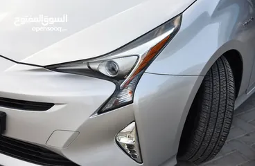 7 تويوتا بريوس هايبرد بحالة ممتازة وبسعر مميز Toyota Prius Hybrid 2018