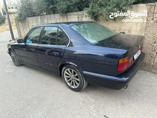  4 بي ام دبليو 520i للبيع