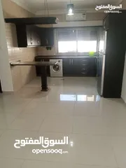  1 شقة فارغة للايجار