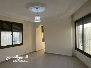  9 شقة طابق رابع مع روف في شفا بدران بجانب مدرسة نجمة الفريد للبيع