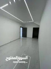  6 شبه ارضي 130م مع حديقة و ترس 90 متر في البنيات خلف البتراء