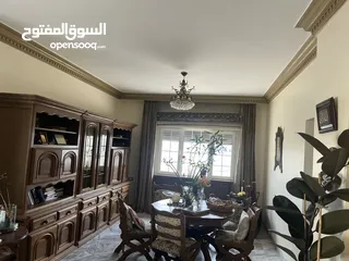  4 طابق من بناية أربع طوابق كل واحد 459 م2 صافي؛ يمكن قسم الطابق لشقتين