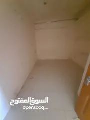  4 بيت عربي مكون من 8 غرف وصاله ست غرف حمامات ماستر المساحه كبيره صيانه بالكامل على المالك العنوان الرش