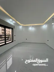  7 الجبيهة حي الريان شقة طابق ارضي للبيع