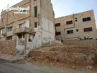  1 بيت مع ارض