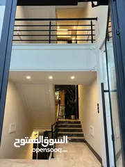  2 عرض فاخر - لم تسكن - طريق المطار - بتشطيبات خاصة - ترس بإطلالــــه بانوراما