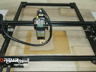 4 جهاز رسم ليزر Ortur Laser CO2 المميز المعروف بقدرته على الرسم على مختلف الخامات