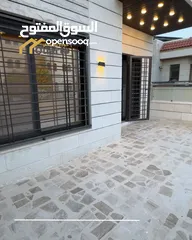  7 شقة شبه ارضي مساحة 155 متر داخلي 120 متر حديقه