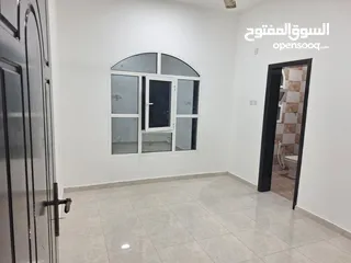 21 شقة للايجار نظيفة خلف نستو واسواق بن راشد