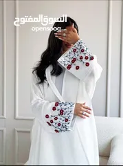  4 عبايات سعودية عدد 14 كلو جديد معو شال كل وحدة قياس m l xl موديللت مشكلة موضحة بالصور