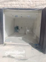  4 مكاتب للايجار شارع رئيسي عصيرة الشمالية بجانب طوارئ عصيرة الشمالية وسكن لشخصين خلف المكاتب